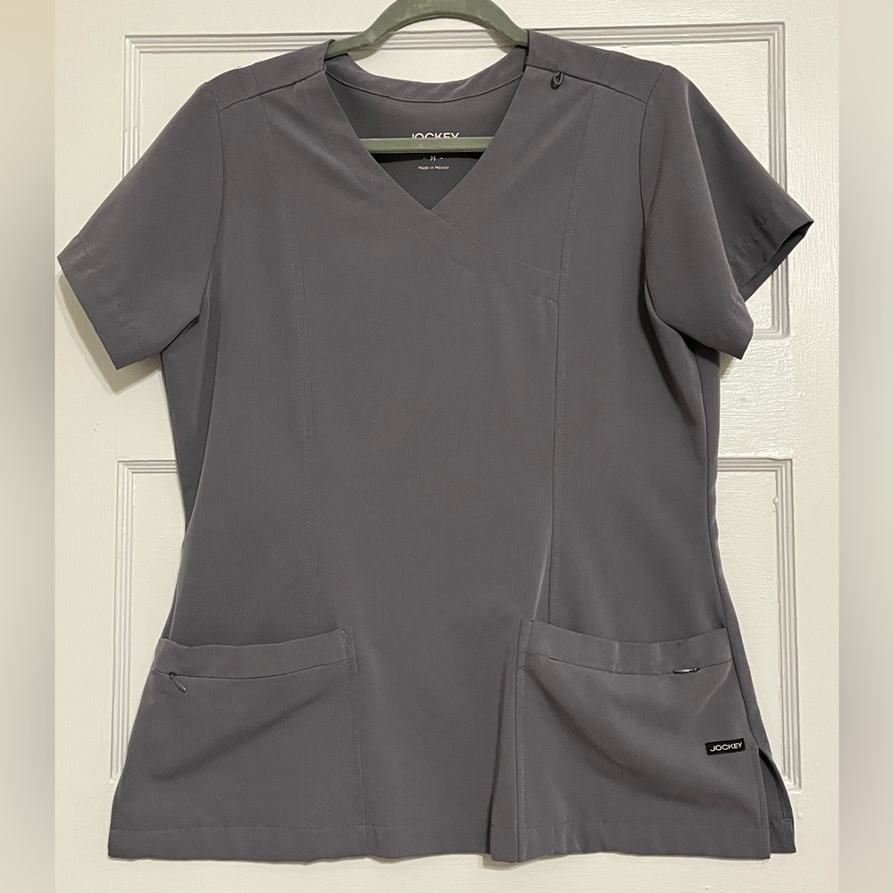 Women’s grey Jockey scrub top. Medium. Excellent used condition